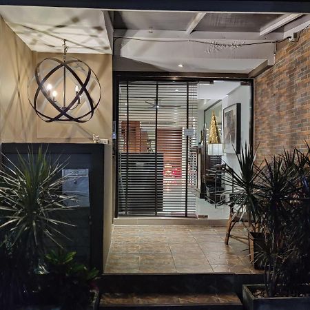 Check In Saladaeng (Adults Only) Otel Bangkok Dış mekan fotoğraf