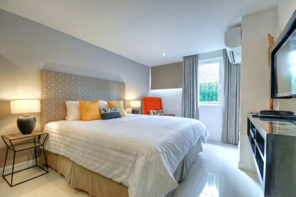 Check In Saladaeng (Adults Only) Otel Bangkok Dış mekan fotoğraf
