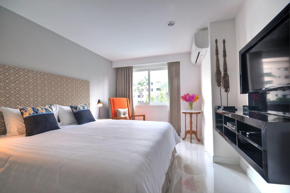 Check In Saladaeng (Adults Only) Otel Bangkok Dış mekan fotoğraf