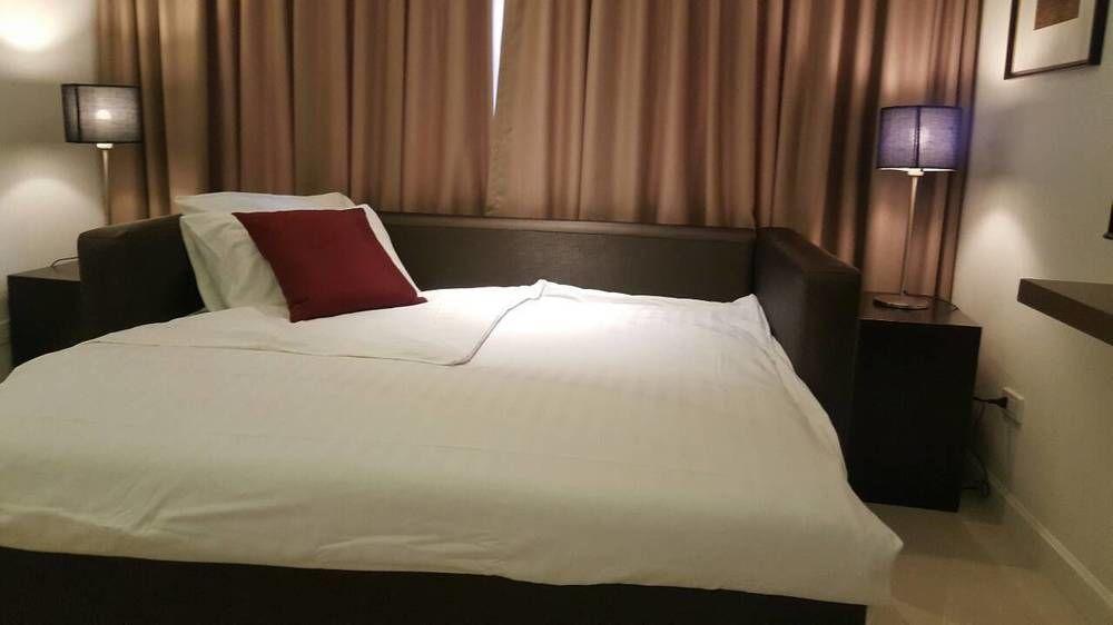 Check In Saladaeng (Adults Only) Otel Bangkok Dış mekan fotoğraf
