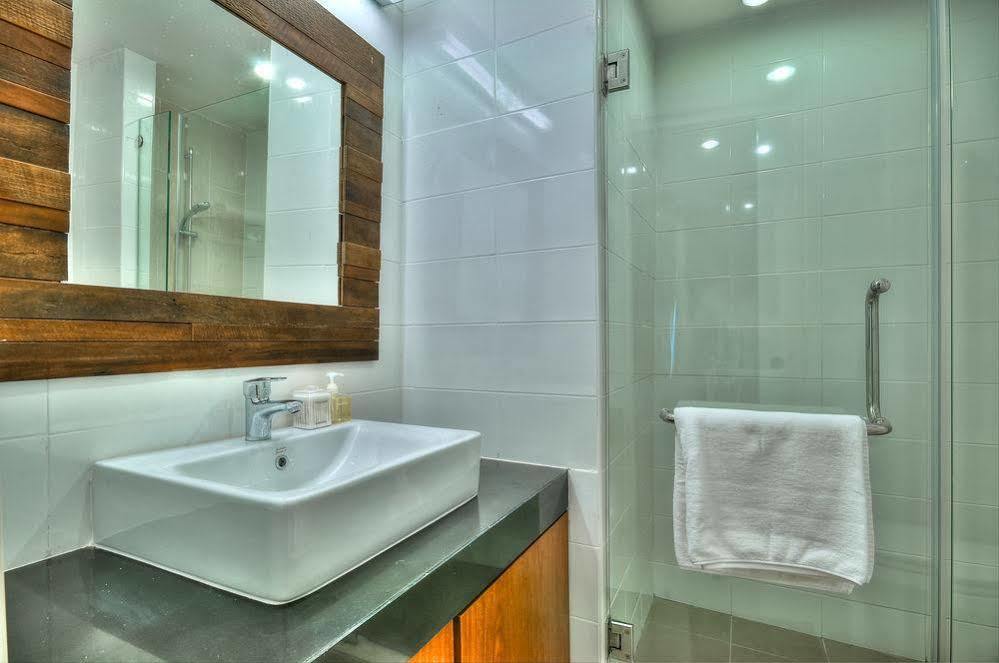Check In Saladaeng (Adults Only) Otel Bangkok Dış mekan fotoğraf