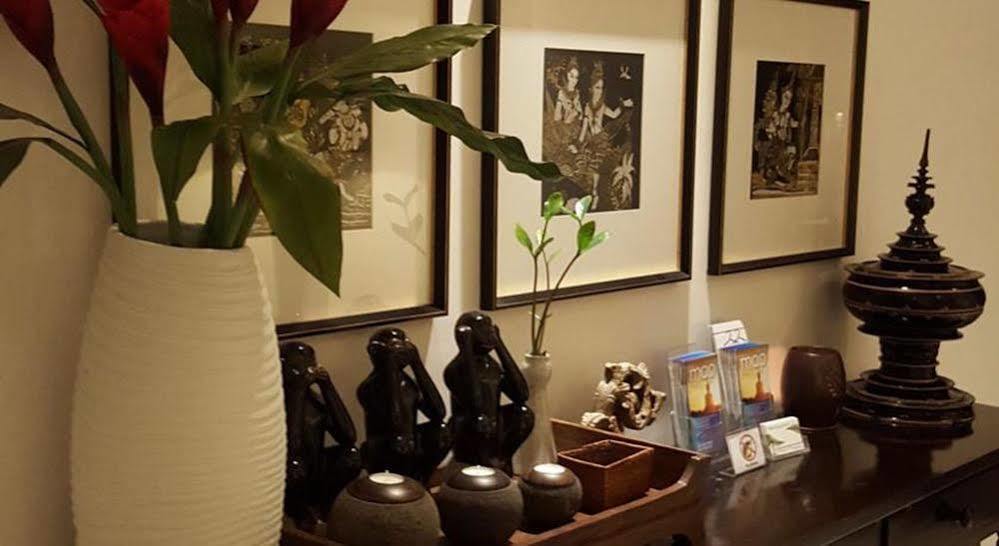 Check In Saladaeng (Adults Only) Otel Bangkok Dış mekan fotoğraf