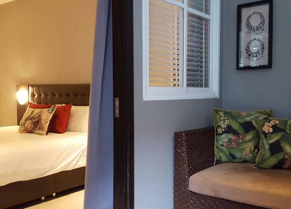 Check In Saladaeng (Adults Only) Otel Bangkok Dış mekan fotoğraf