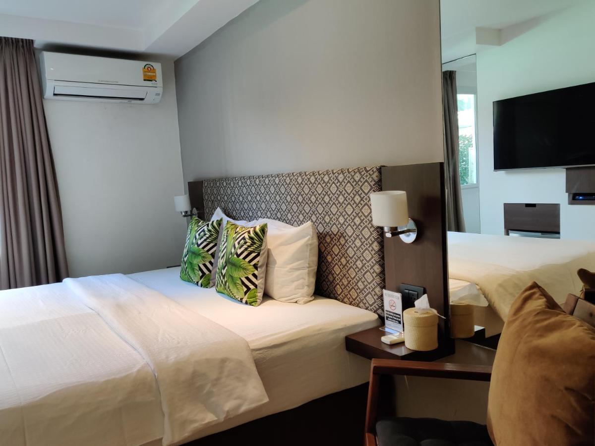 Check In Saladaeng (Adults Only) Otel Bangkok Dış mekan fotoğraf