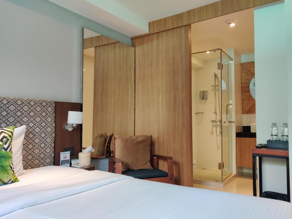 Check In Saladaeng (Adults Only) Otel Bangkok Dış mekan fotoğraf