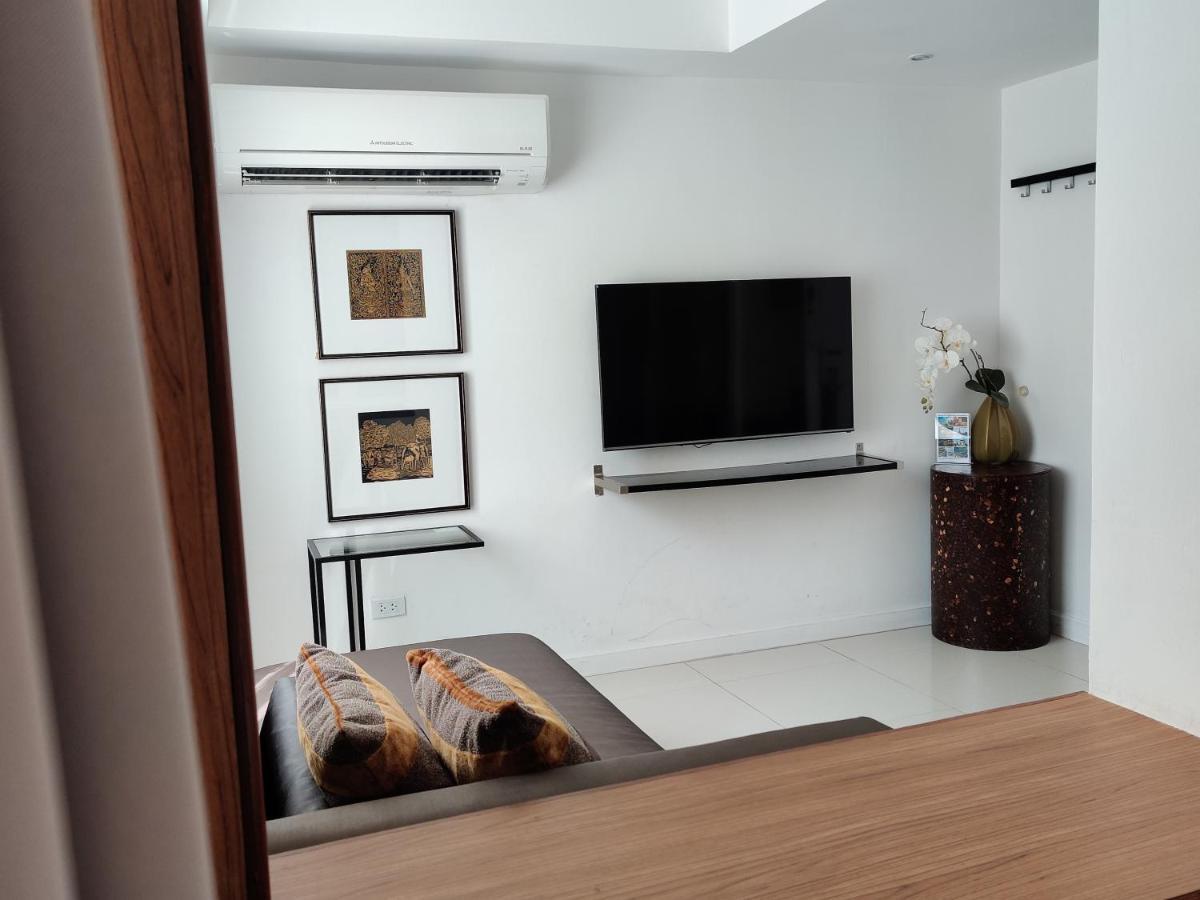 Check In Saladaeng (Adults Only) Otel Bangkok Dış mekan fotoğraf