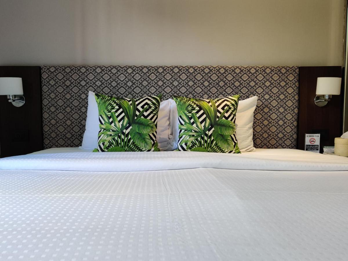 Check In Saladaeng (Adults Only) Otel Bangkok Dış mekan fotoğraf
