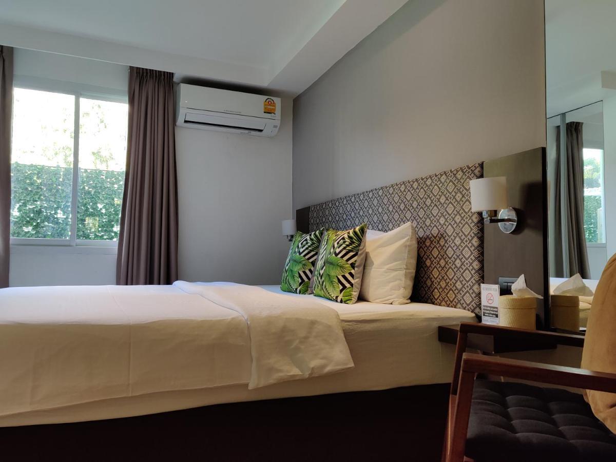 Check In Saladaeng (Adults Only) Otel Bangkok Dış mekan fotoğraf