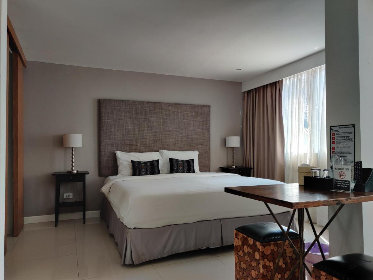 Check In Saladaeng (Adults Only) Otel Bangkok Dış mekan fotoğraf